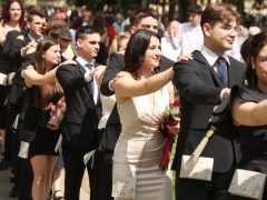 Szeged, Kőrösy József iskola, ballagás, Stefánia