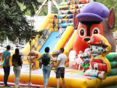 Szeged, majális, újszeged, liget, szórakozás, forgó, lufi, sör