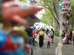 Szeged, majális, újszeged, liget, szórakozás, forgó, lufi, sör