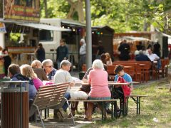 Szeged, majális, újszeged, liget, szórakozás, forgó, lufi, sör