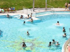 Szeged, Napfényfürdő Aquapolis Szeged, SZUE, strand, május 1., strand szezon