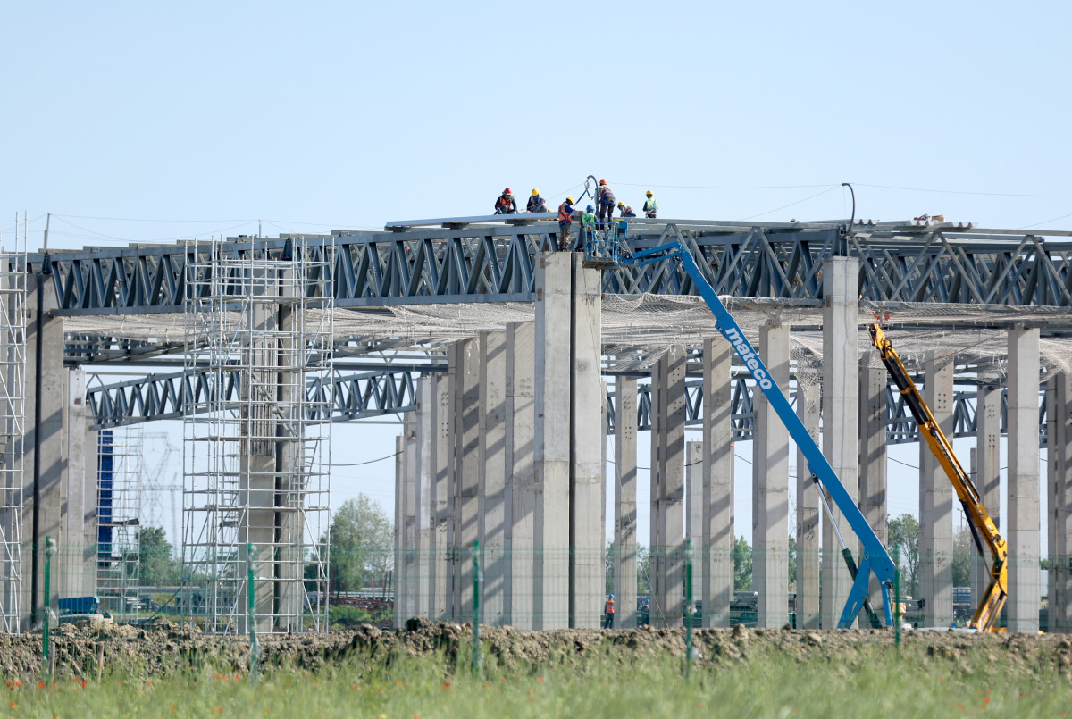 Szeged, épül, BYD, gyár, autógyár, gazdaság, ipar, építkezés