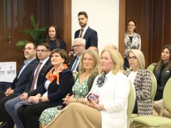 Szeged, Gazda-Patogén Interakció Központ, együttműködés, aláírás, SZTE, egyetem