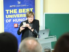Szeged, Karikó Katalin, Szegedi Tudományegyetem, SZTE, egyetem, Gazda-patogén Interakció Központ, átadás