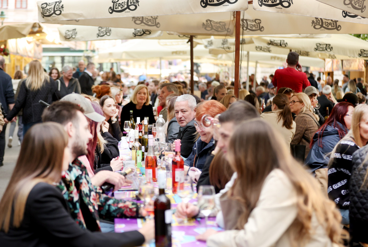 Szeged, Borfesztivál, bor, fesztivál, turizmus, Széchenyi tér