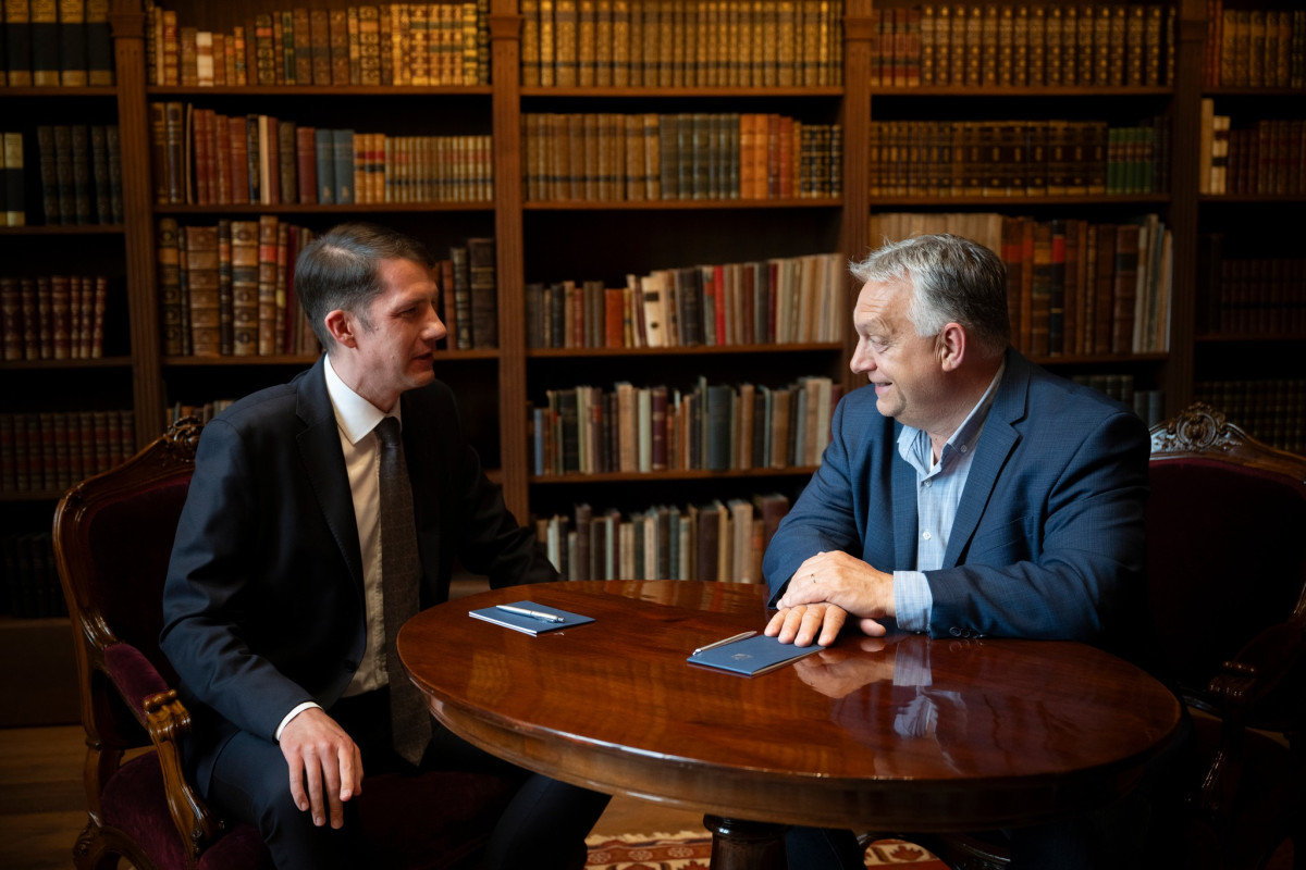 Pásztor Bálint. Orbán Viktor. Vajdaság. Politika. Fotó: Pásztor Bálint hivatalos Facebook-oldala