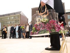 Szeged, SZTE, Orvostudományi Kar, végzős hallgatók, ballagás, Dóm tér, klinika kert