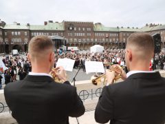 Szeged, SZTE, Orvostudományi Kar, végzős hallgatók, ballagás, Dóm tér, klinika kert