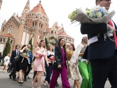 Szeged, SZTE, Orvostudományi Kar, végzős hallgatók, ballagás, Dóm tér, klinika kert