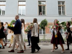 Szeged, SZTE, Orvostudományi Kar, végzős hallgatók, ballagás, Dóm tér, klinika kert