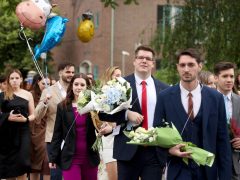 Szeged, SZTE, Orvostudományi Kar, végzős hallgatók, ballagás, Dóm tér, klinika kert