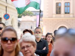 Szeged, aHang, demonstráció, átláthatósági törvény, Fidesz iroda