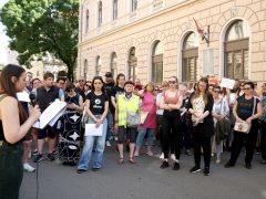 Szeged, aHang, demonstráció, átláthatósági törvény, Fidesz iroda