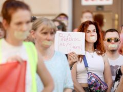 Szeged, aHang, demonstráció, átláthatósági törvény, Fidesz iroda