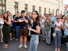 Szeged, aHang, demonstráció, átláthatósági törvény, Fidesz iroda
