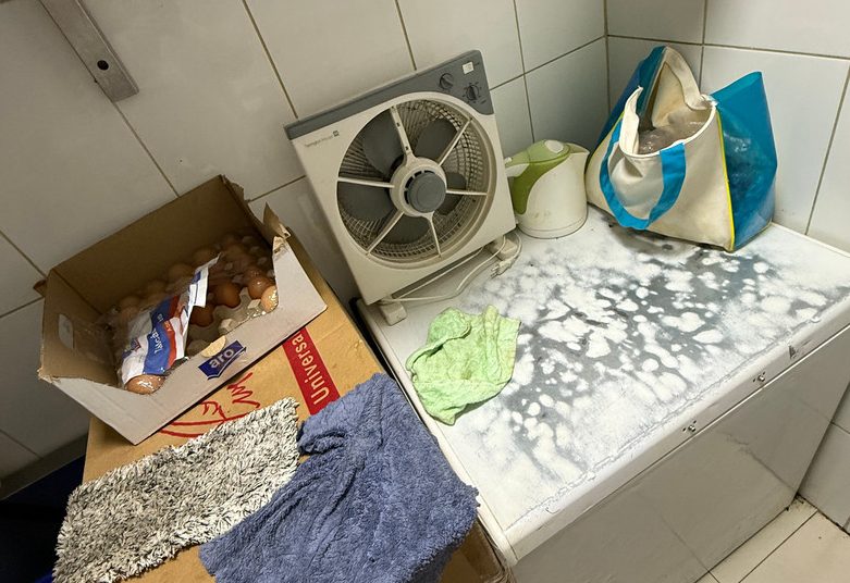 Súlyos higiéniai és élelmiszerbiztonsági hiányosságokat találtak három budapesti bevásárlóközpontban