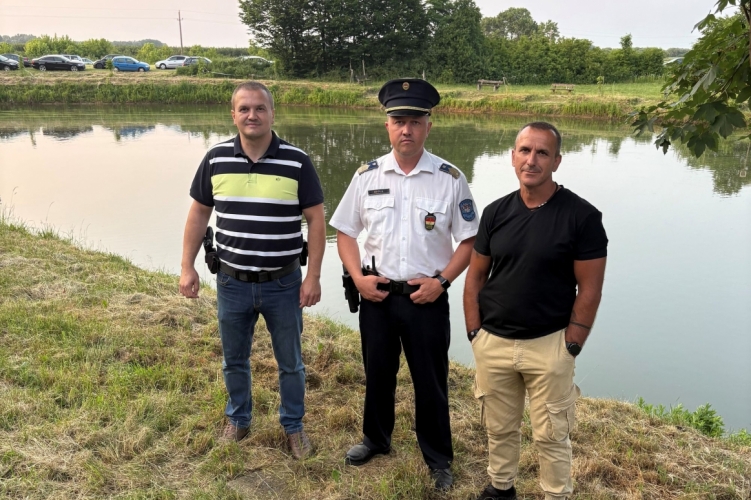 Rendőrök mentettek meg egy bajbajutott férfit Vállajon