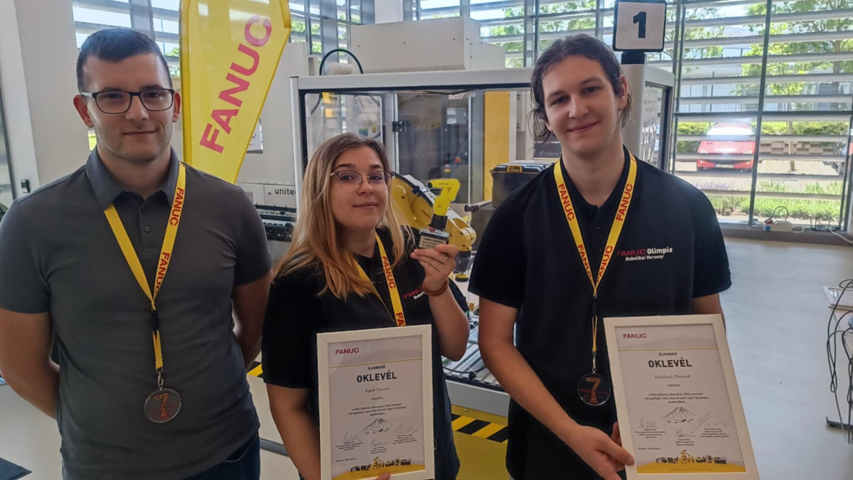 Harmadik helyen végzett az SZTE Mérnöki Kar robotprogramozó csapata a FANUC Olimpián. Fotó: Apró Fanni