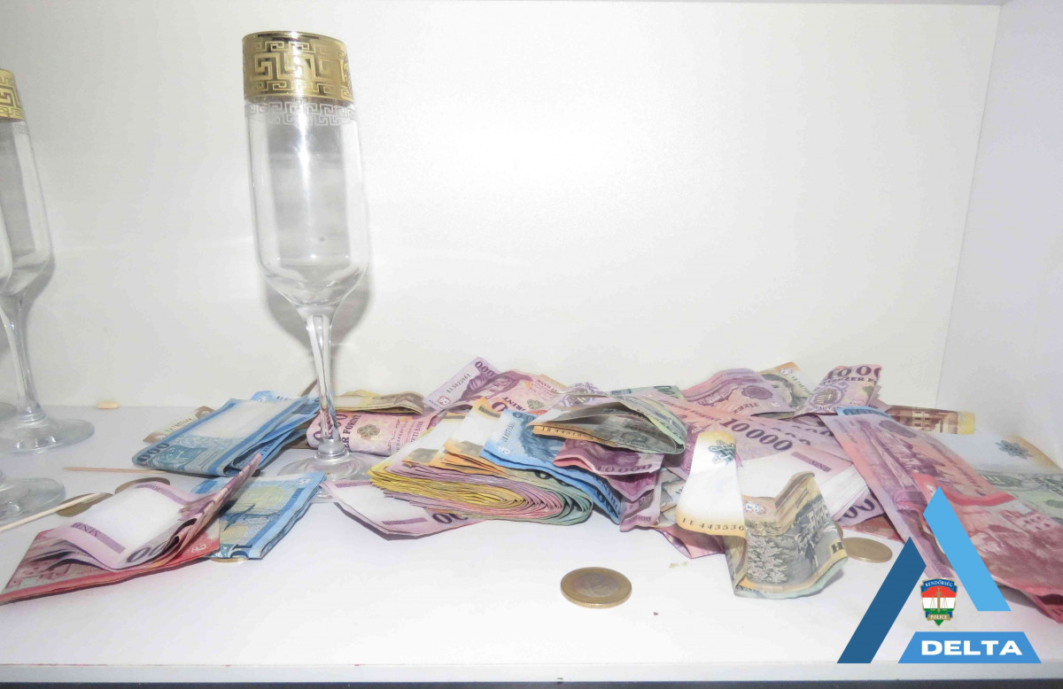 Lebuktak a csaholci drogdílerek