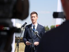 Szeged, MOL, algyői ipartelep, naperőmű, akkumulátoros villamosenergia-tároló, projektindító, Horváth Viktor, Schubert Péter Archibald, Molnár Áron, Algyő