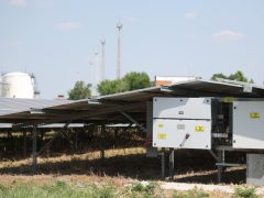 Szeged, MOL, algyői ipartelep, naperőmű, akkumulátoros villamosenergia-tároló, projektindító, Horváth Viktor, Schubert Péter Archibald, Molnár Áron, Algyő