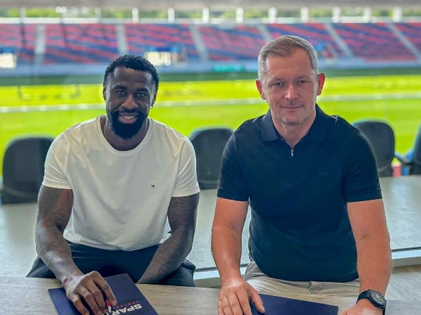 Bright Edomwonyi a Szpari játékosa lett