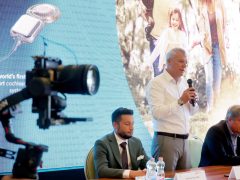 Szeged, okos cochleáris implantátum beültetés, műtét, Szegedi Tudományegyetem, SZTE, Fül- Orr- Gégészeti és Fej- Nyaksebészeti Klinik, hallókészülék, Rovó László, sajtótájékoztató