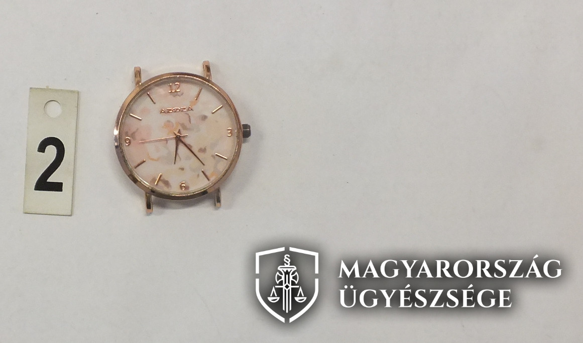 Hajnalban raboltak Újfehértón, bántalmazták is az idős nőt