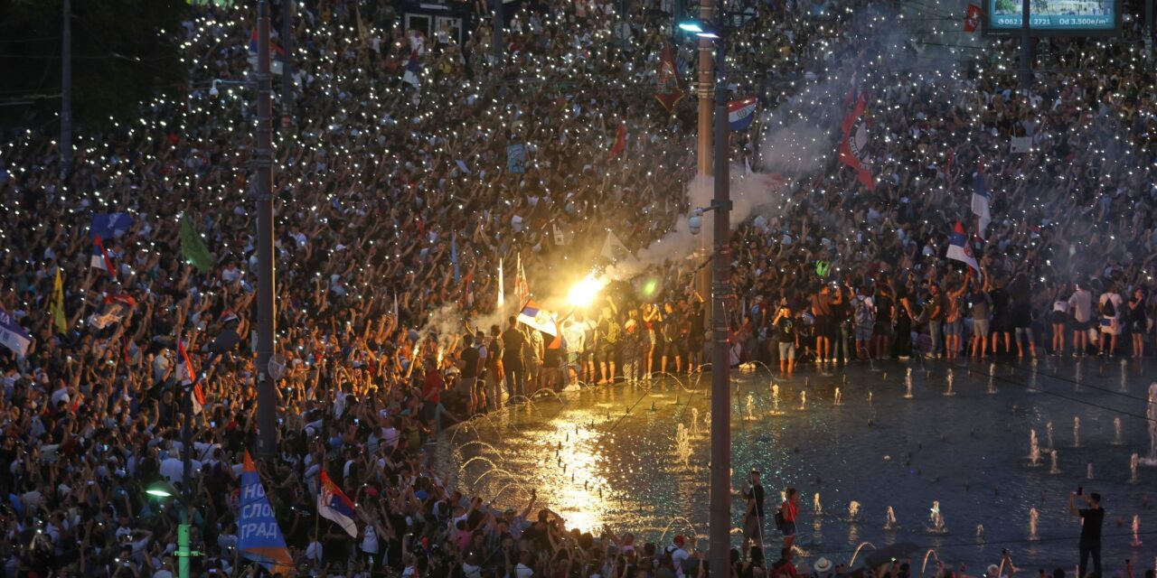 Szerbia. Belgrád. Tüntetés. Fotó: Szabad Magyar Szó.
