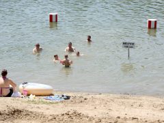 Szeged, Sárga, szabadstrand, strand, nyár, meleg, hőség, kánikula, fürdőzés, napozás, Tisza, Tisza part