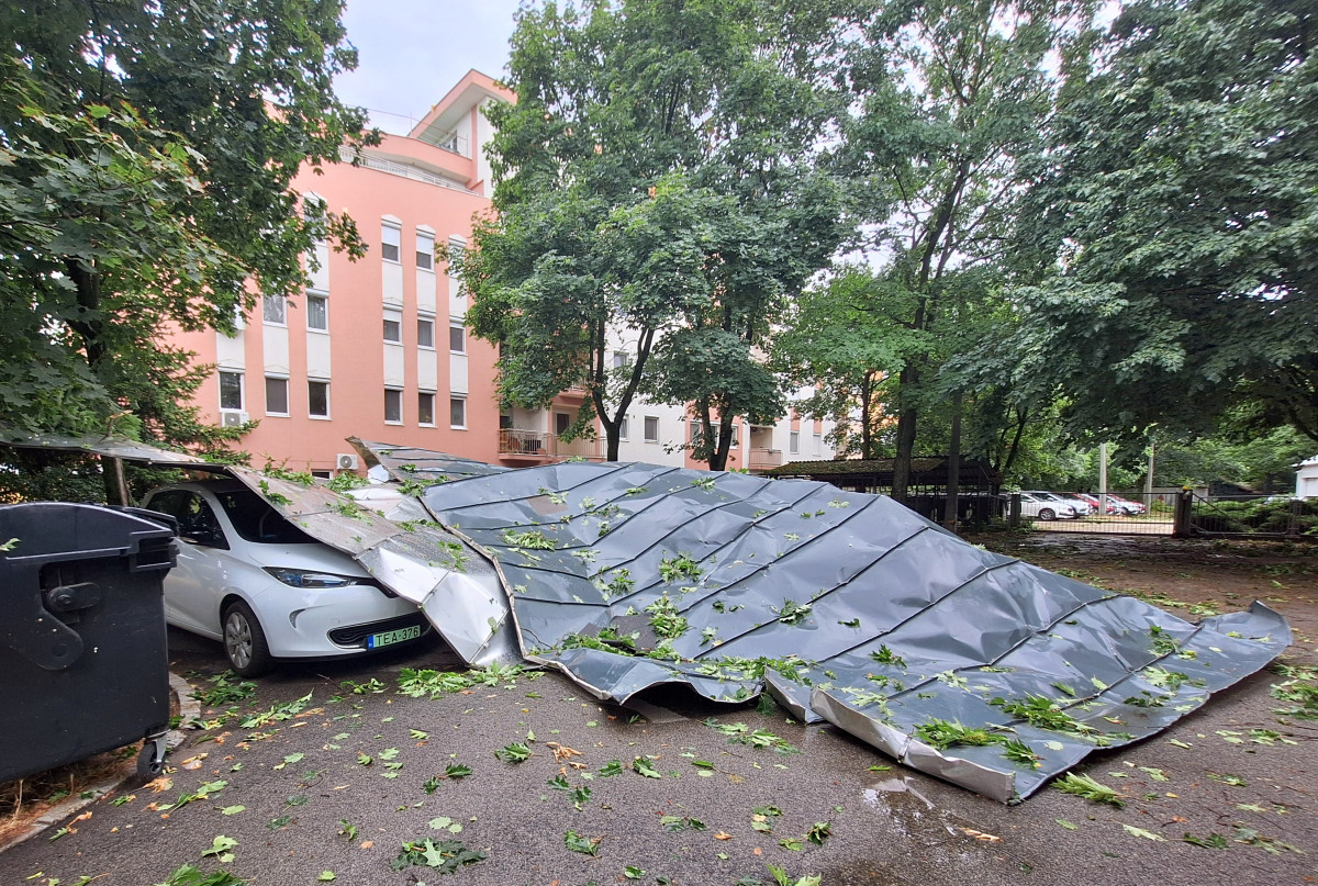 Szeged, vihar, orkán, szél, leszakadt tető, kár, természeti kár