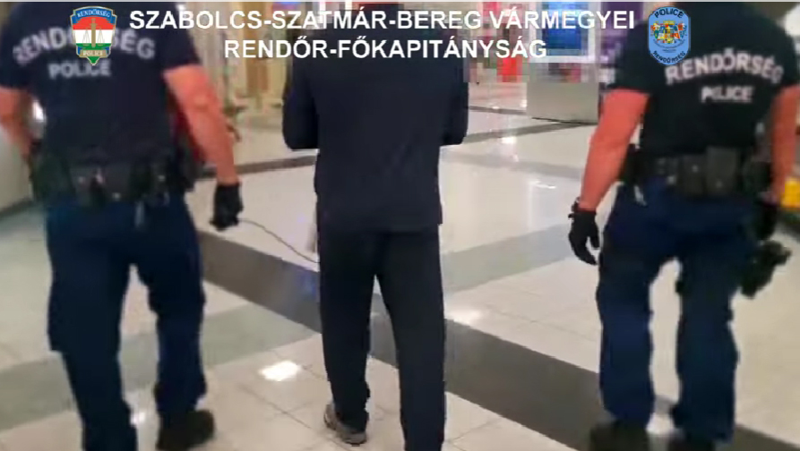 Strómanoktól a menedzserig borult a piramis: ukrán-magyar kibercsaló bandát lepleztek le a szabolcsi rendőrök