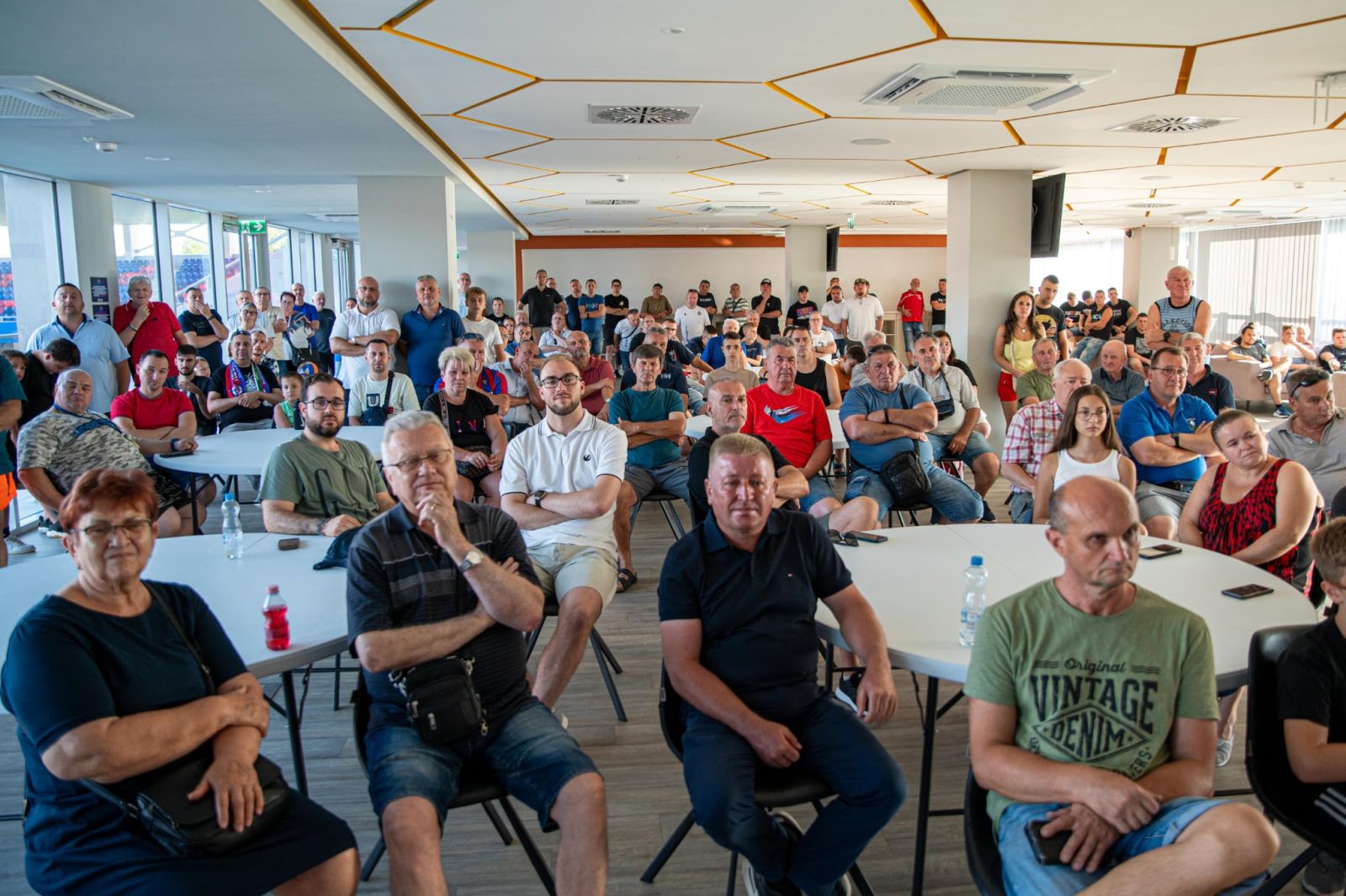 Közönségtalálkozóval indított a Szpari