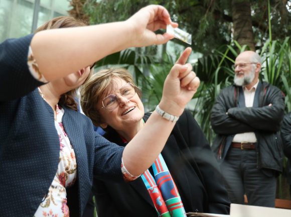 Szeged, Nobel-díj, Karikó Katalin, Füvészkert, hallgatók, szegedi Tudós nők ösvény